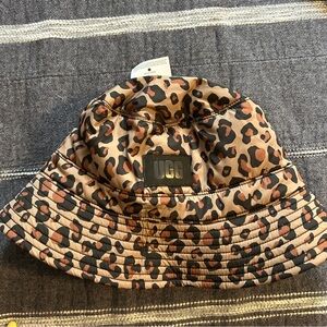 UGG leopard bucket hat NWT